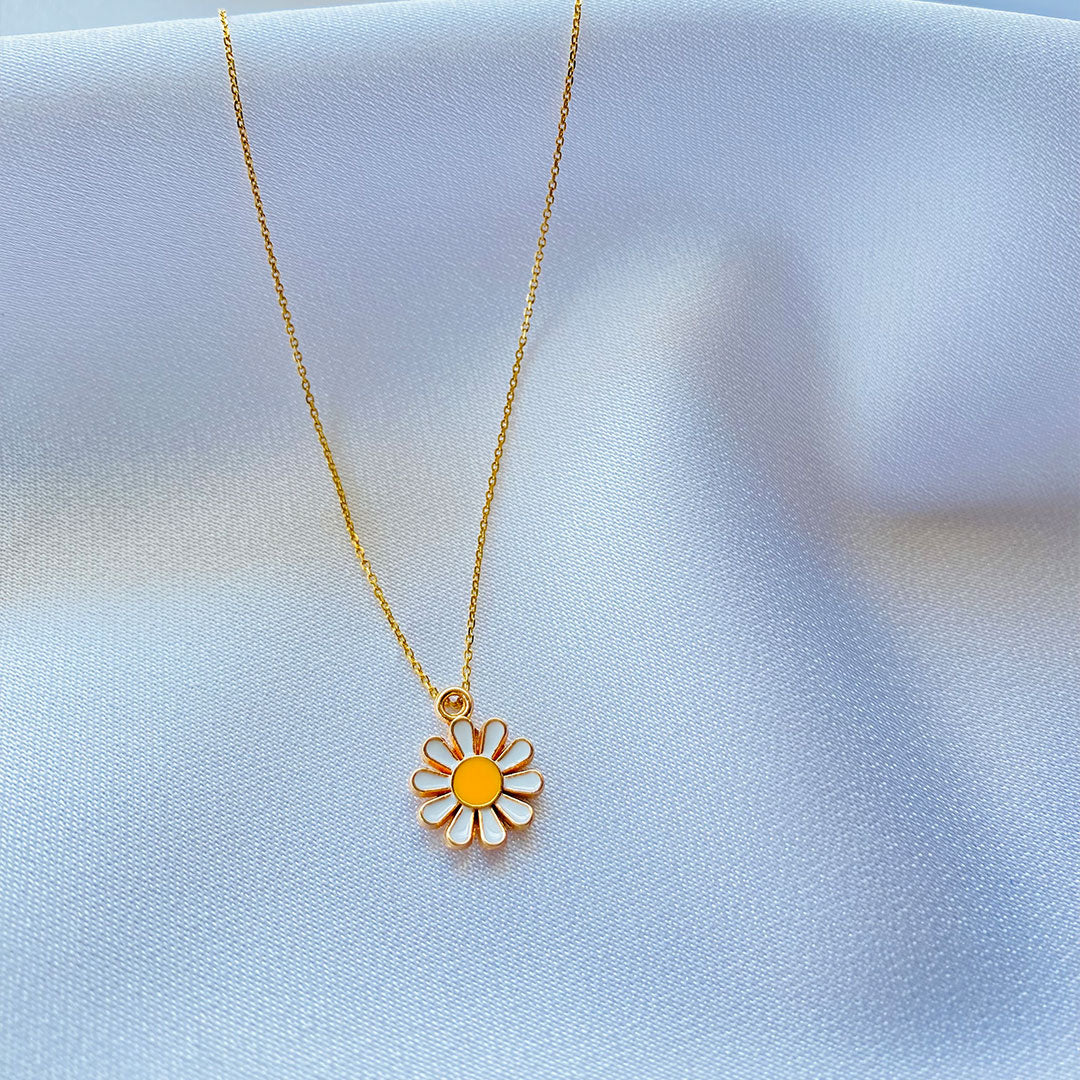 Daisy Flower Gold Pendant